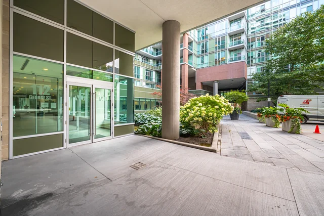 #S430-112 George Street, Toronto - photo 1