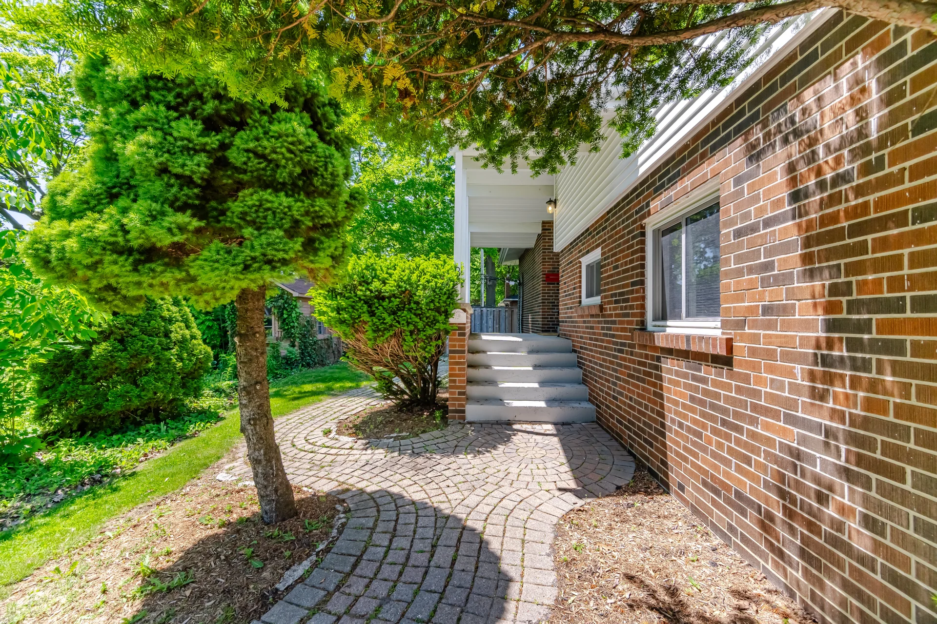 8 Markland Drive, Etobicoke - photo 16