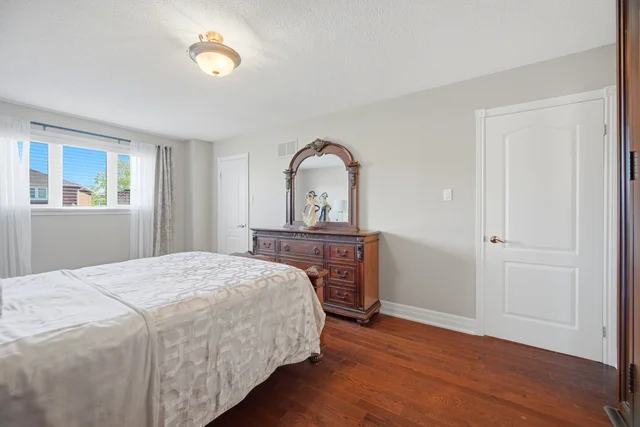 139 Jade Crescent, Woodbridge - photo 44