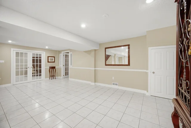 139 Jade Crescent, Woodbridge - photo 64