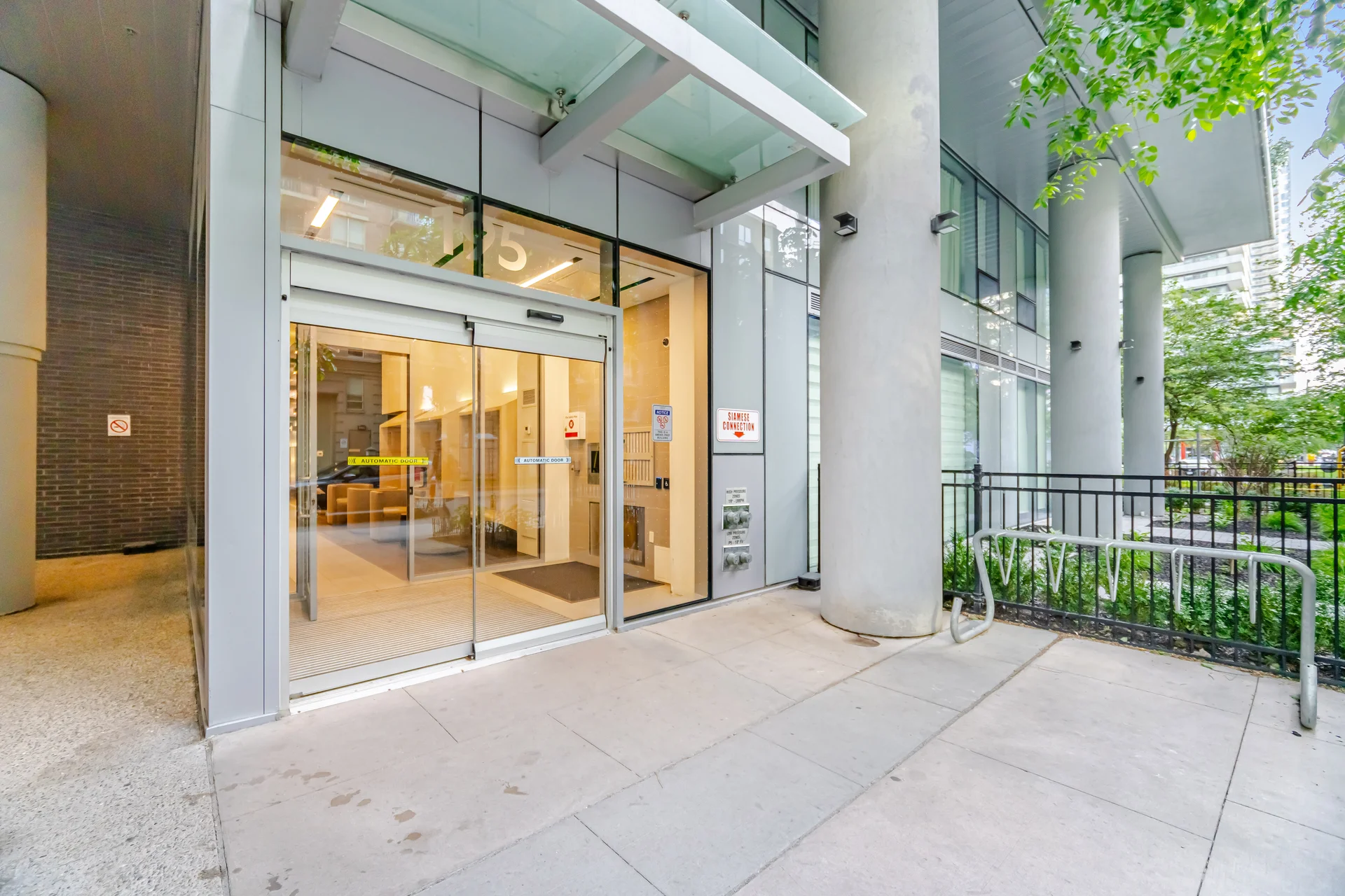 #1803-195 Redpath Avenue, Toronto - photo 2