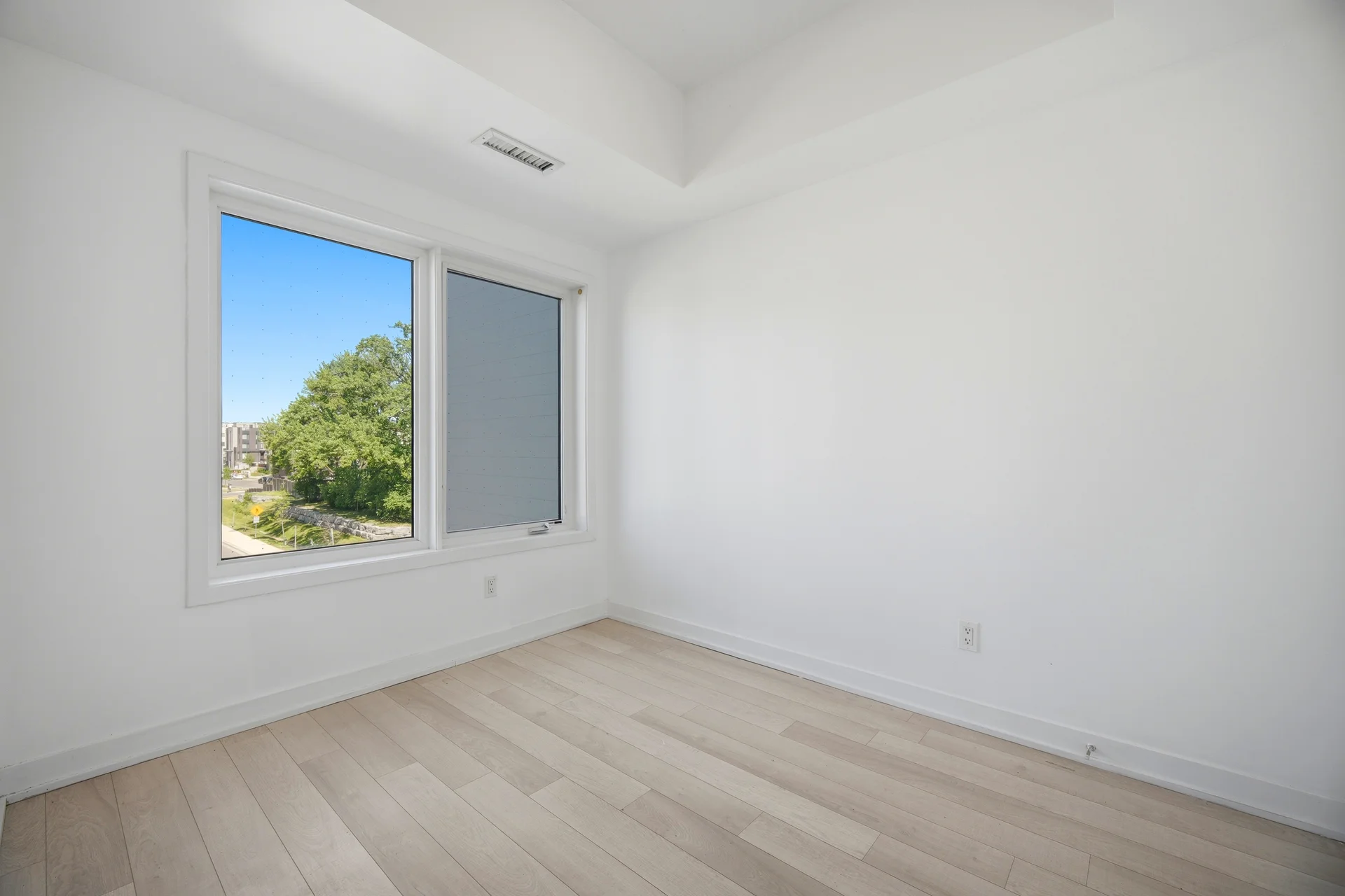 #204-155 Downsview Park Boulevard, North York - photo 16