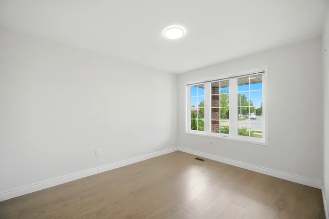 17 Sydenham Wells, Barrie - photo 23