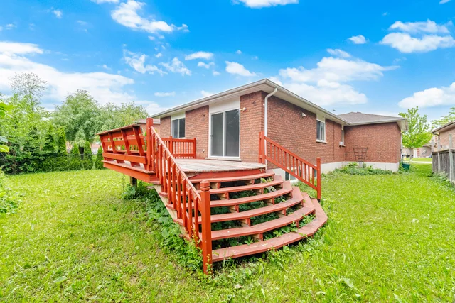 17 Sydenham Wells, Barrie - photo 43