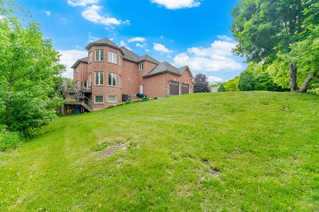 3 Valley Hill Drive, Bolton - photo 106