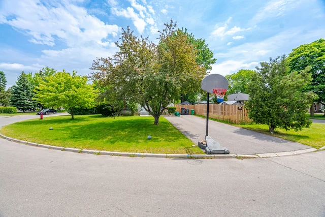 33 Earlsdale Crescent, Brampton - photo 2
