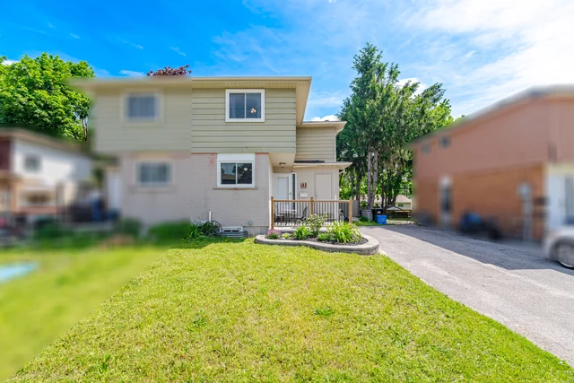 13 Chaucer Crescent, Barrie - photo 2