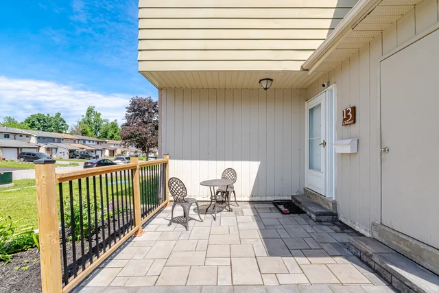 13 Chaucer Crescent, Barrie - photo 6