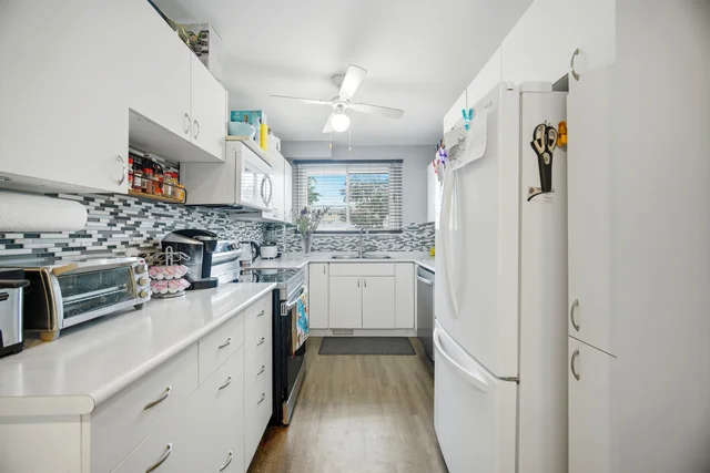 13 Chaucer Crescent, Barrie - photo 11