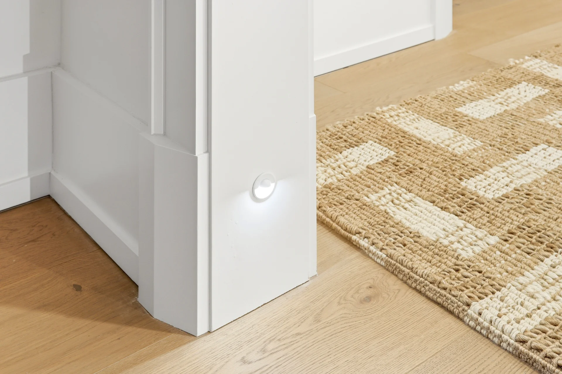 3633000