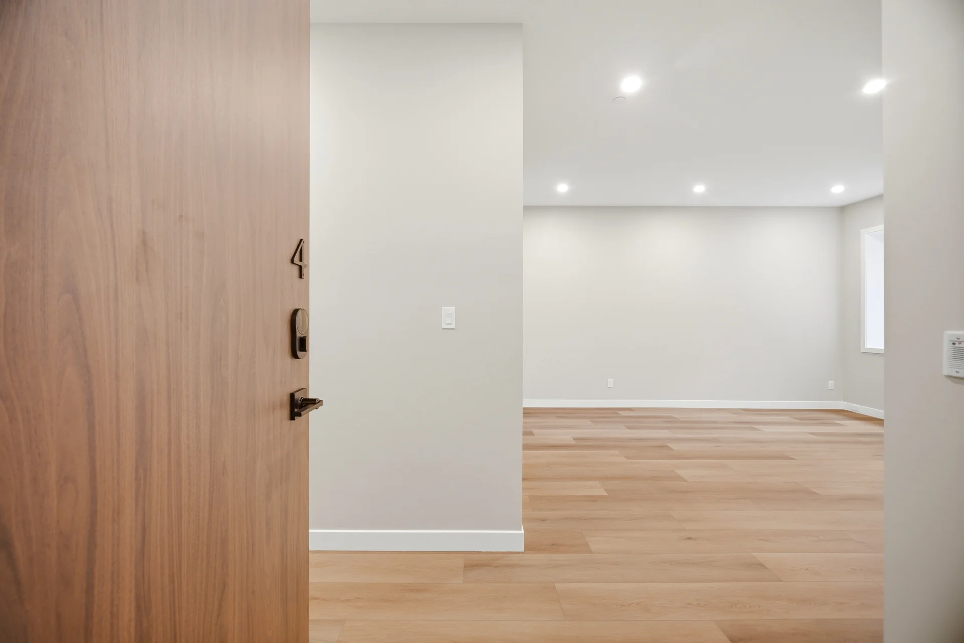 #4-3 Zina Street, Orangeville - photo 2