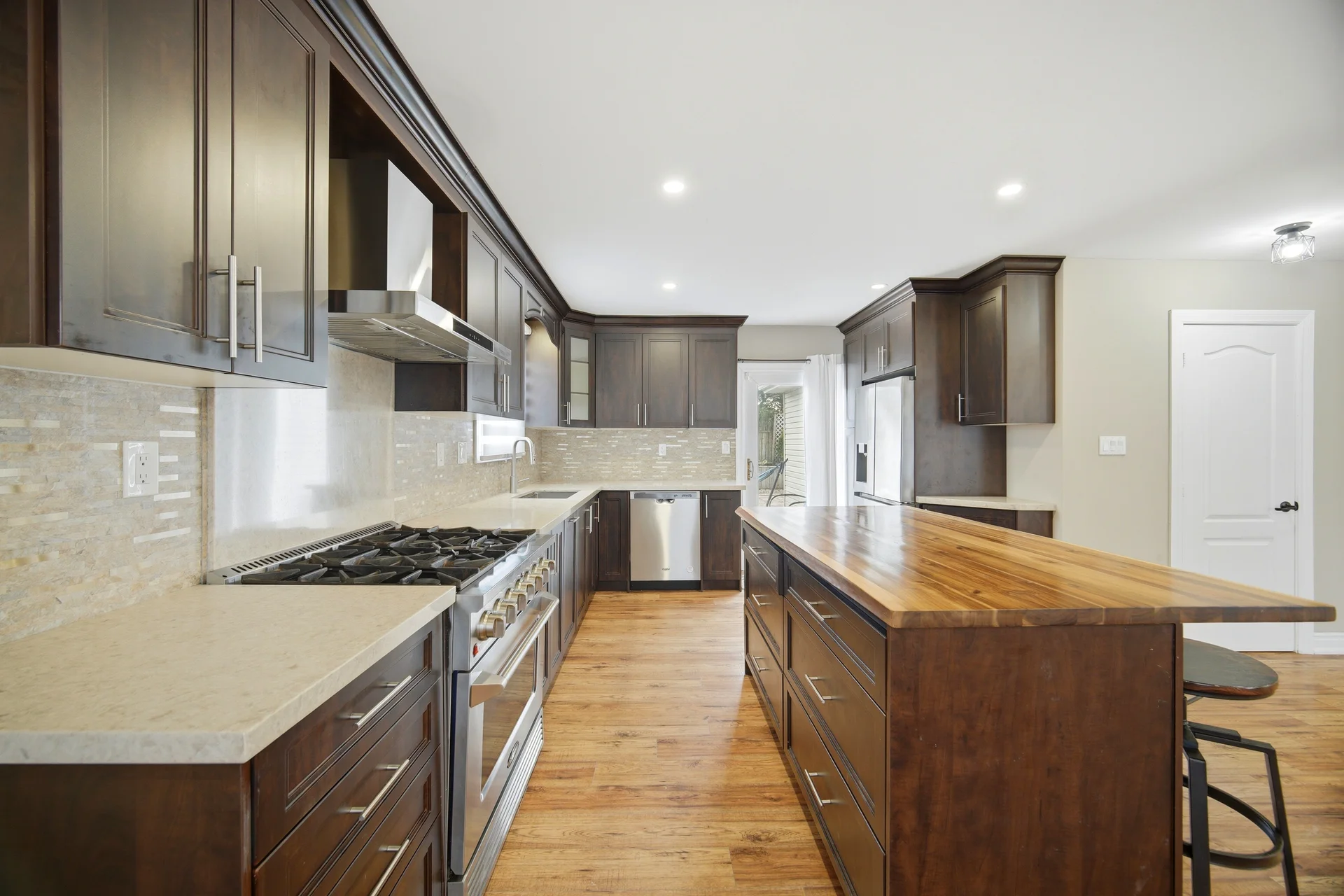 3633591