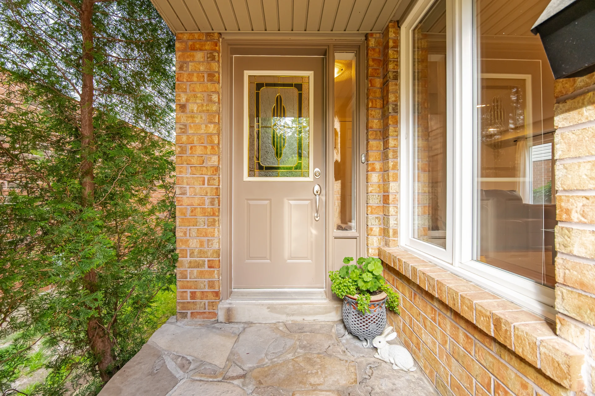 38 Furrows End, Brampton - photo 9