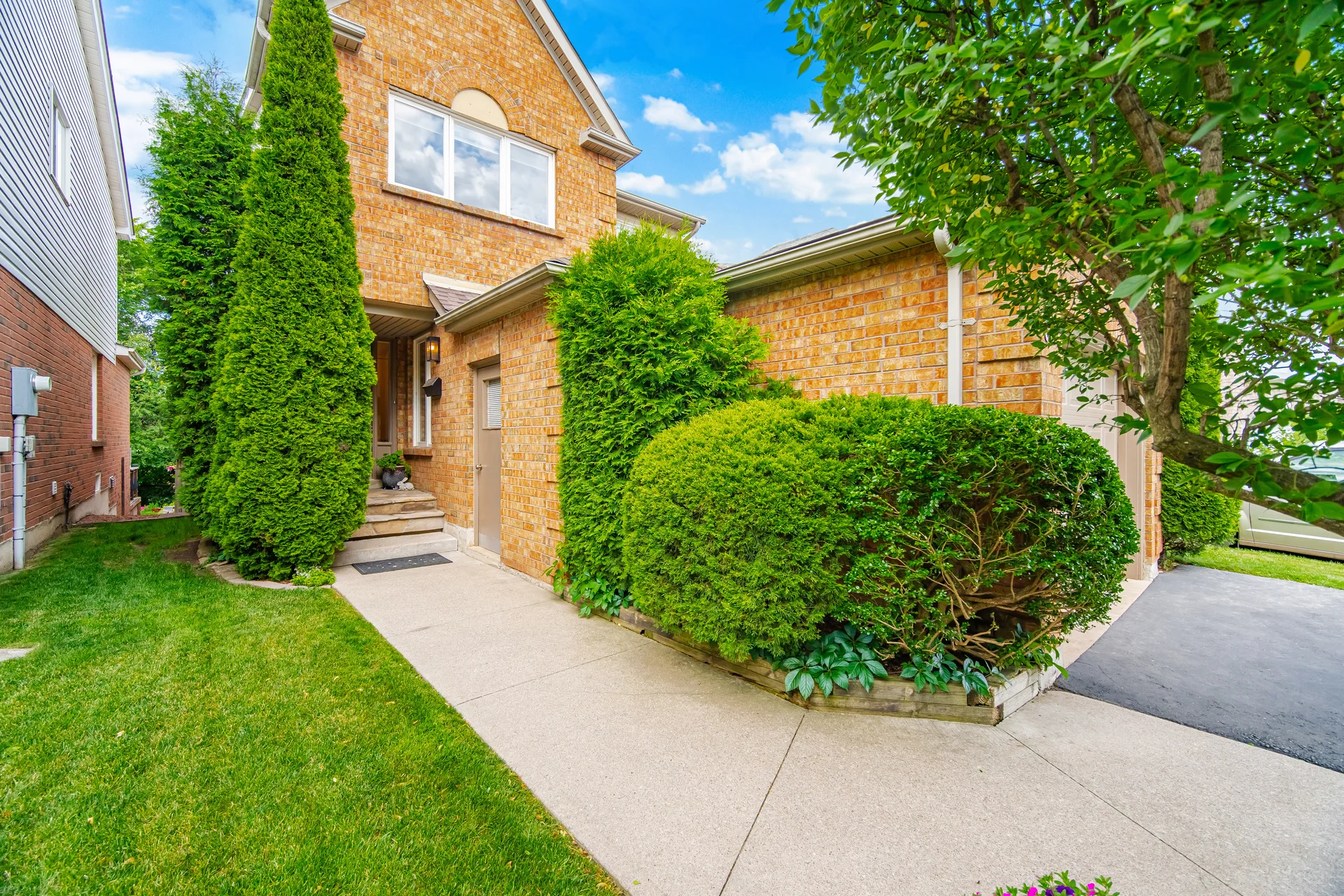 38 Furrows End, Brampton - photo 12