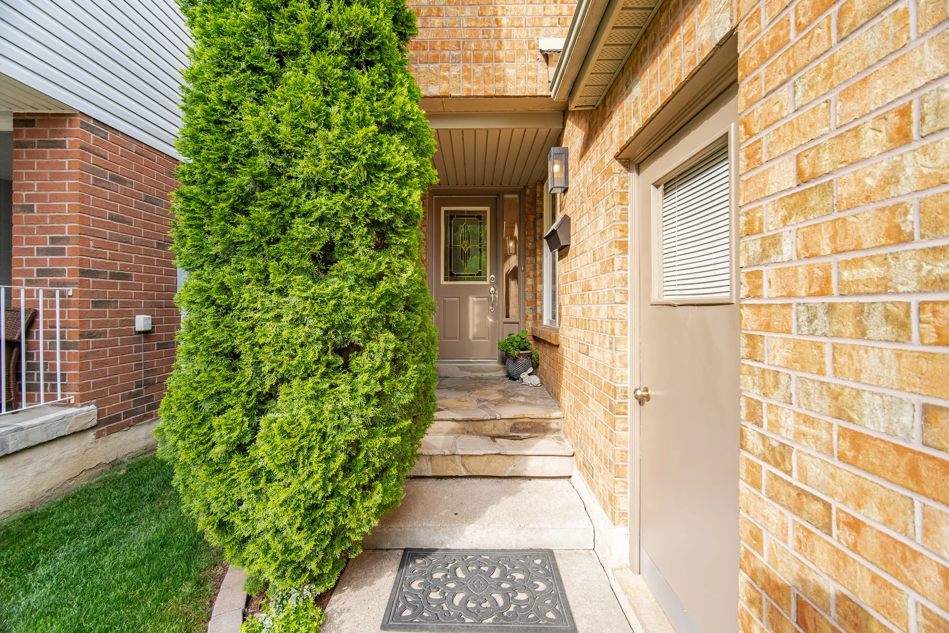 38 Furrows End, Brampton - photo 13