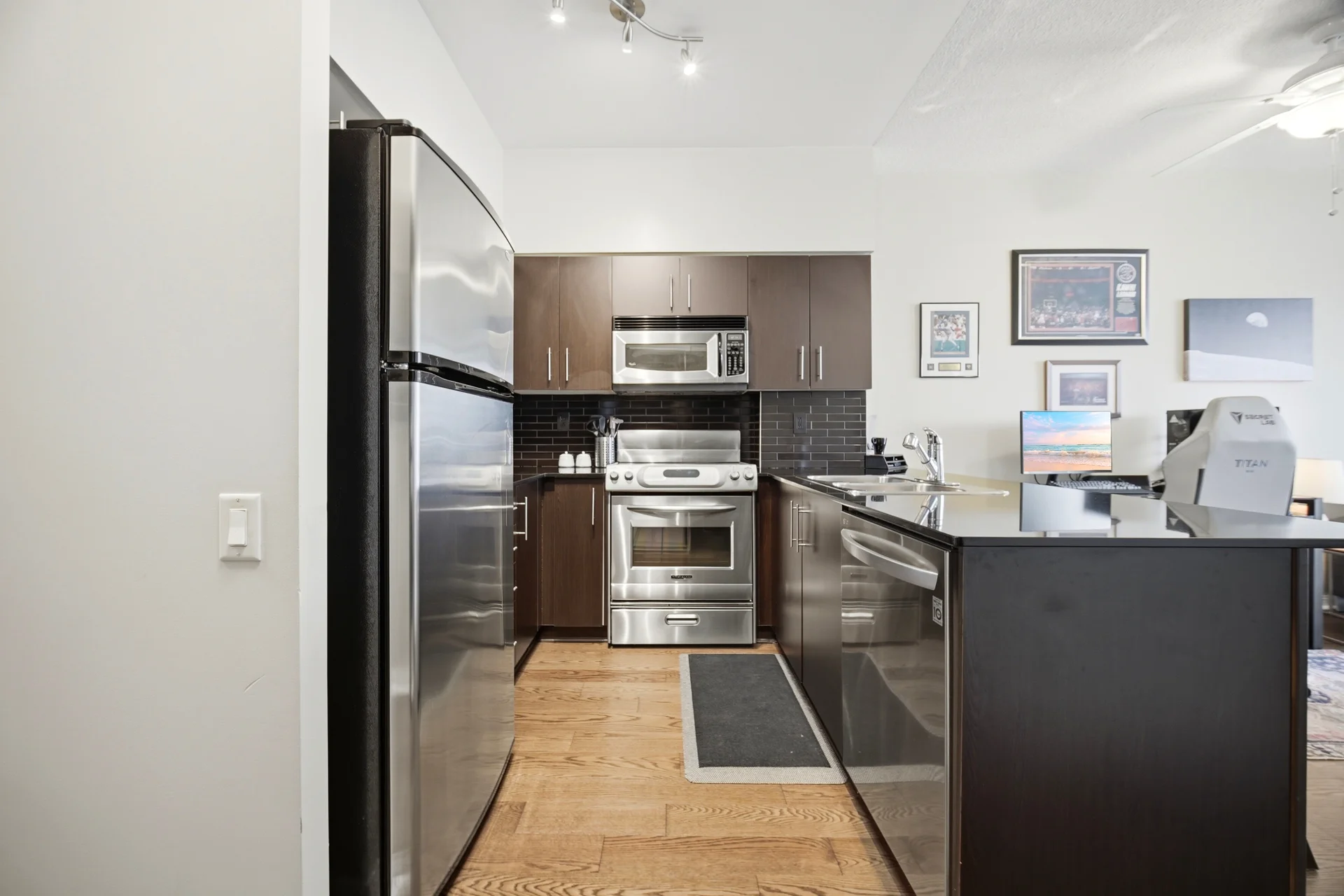 #601-15 Windermere Avenue, Toronto - photo 9