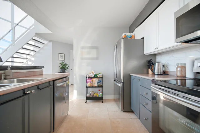 #319-200 Manitoba Street, Etobicoke - photo 15