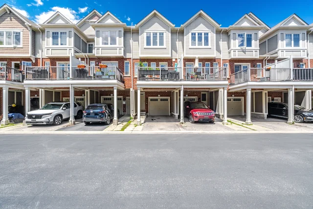 #22-6020 Derry Road, Milton - photo 1