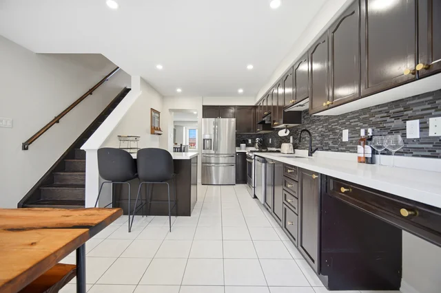 #22-6020 Derry Road, Milton - photo 17