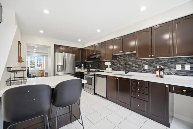 #22-6020 Derry Road, Milton - photo 18