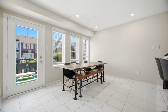 #22-6020 Derry Road, Milton - photo 23