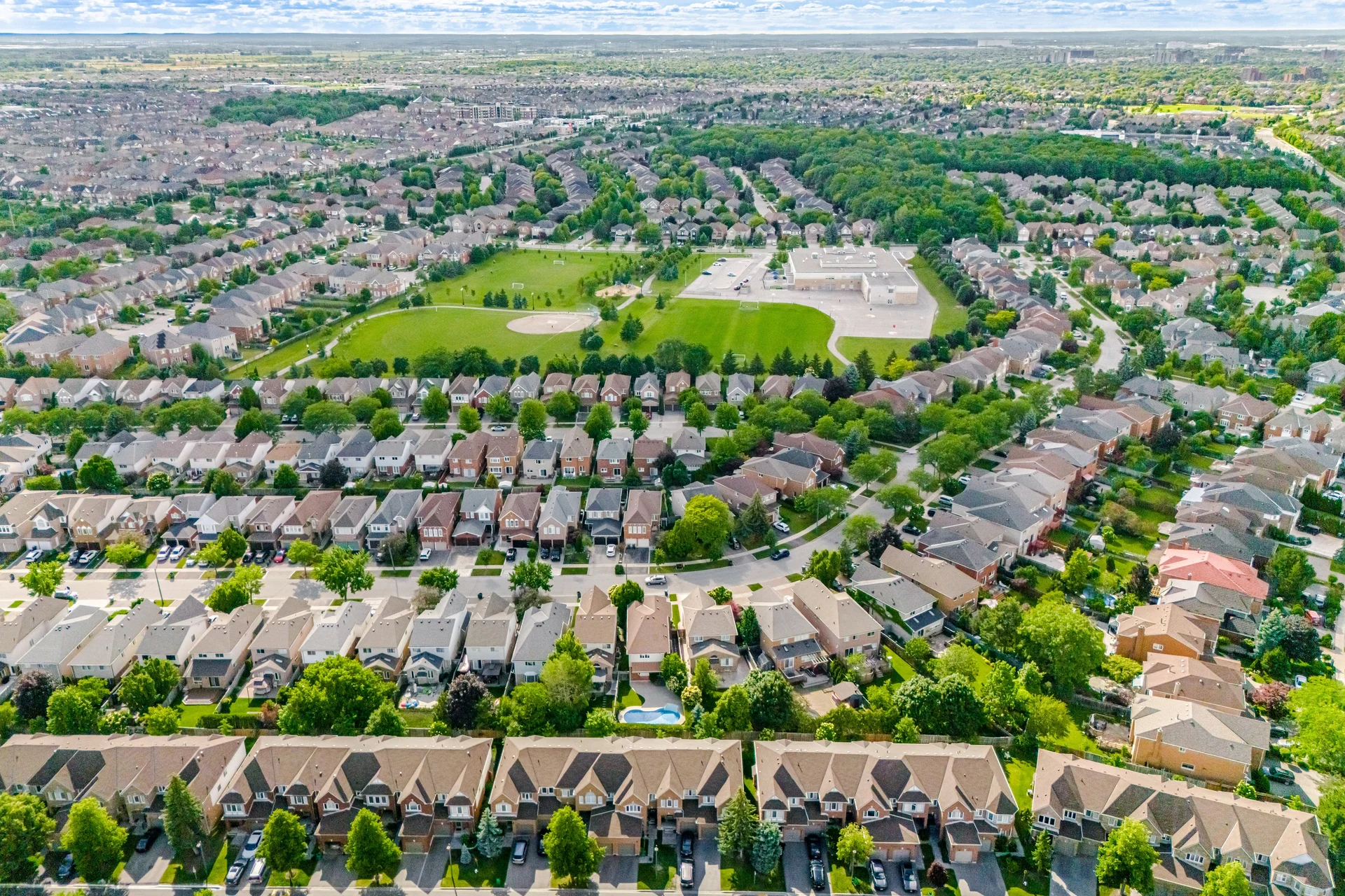 3638525