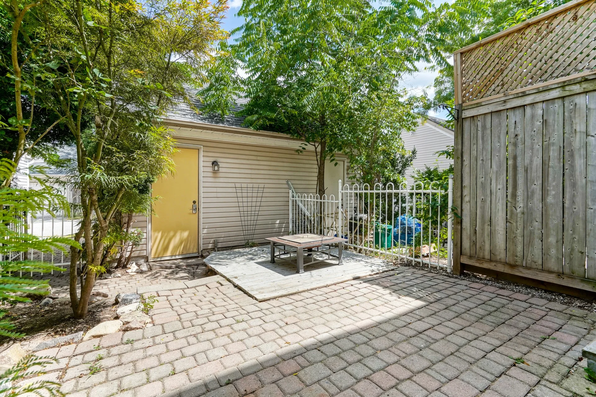3642649