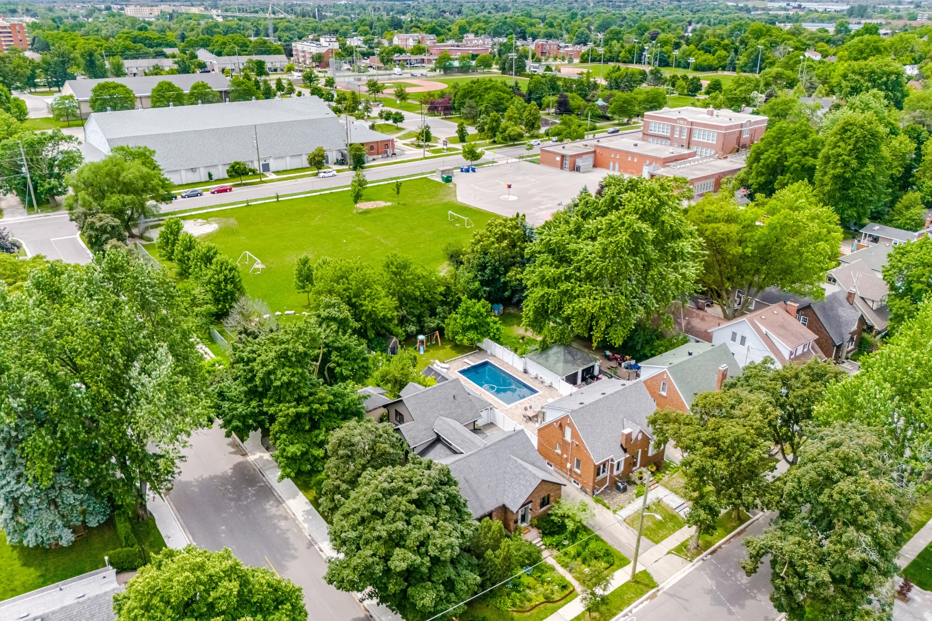 83 Mill Street South, Brampton - photo 2