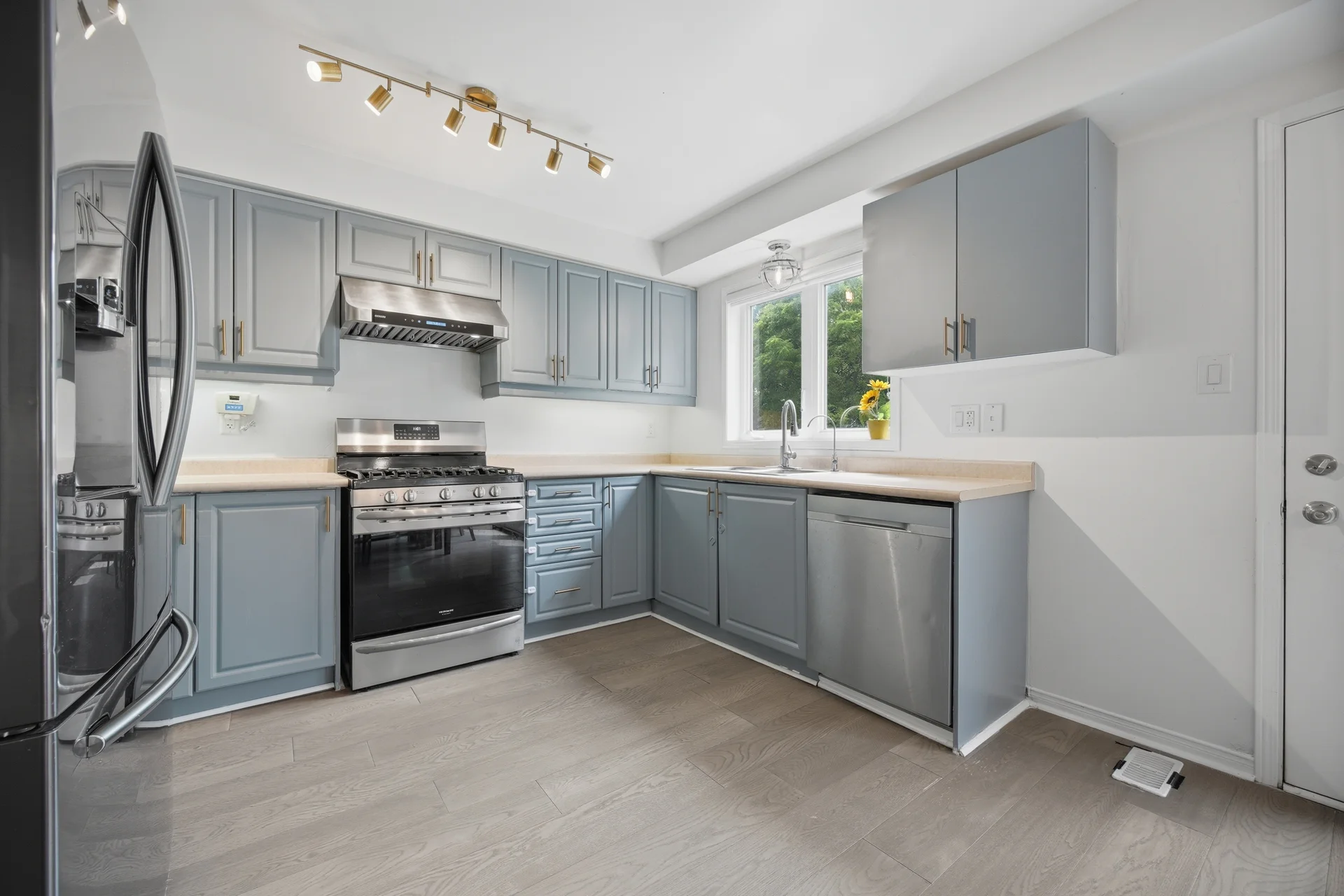 71 Barrett Avenue, Brantford - photo 17