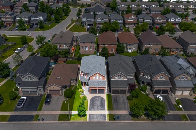 6 Parisian Crescent, Barrie - photo 2
