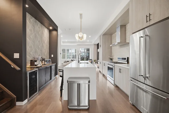 17 Sydney Circle, Vaughan - photo 8