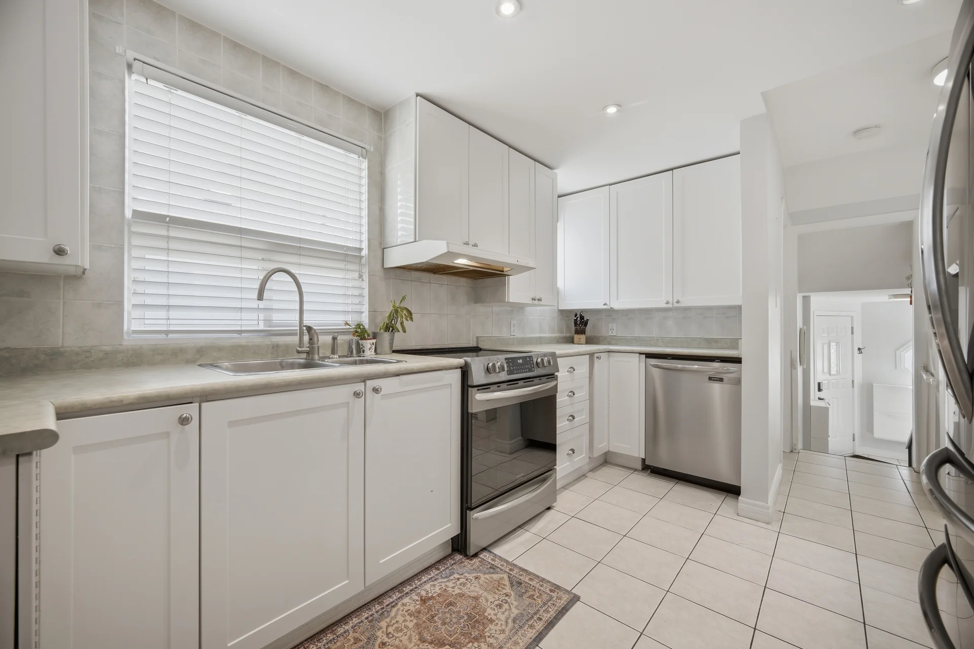 18 Vanbrugh Avenue, Scarborough - photo 20
