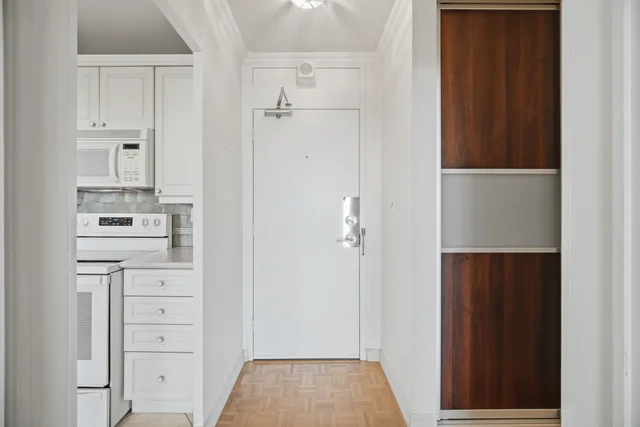 #1104-40 Homewood Avenue, Toronto - photo 8