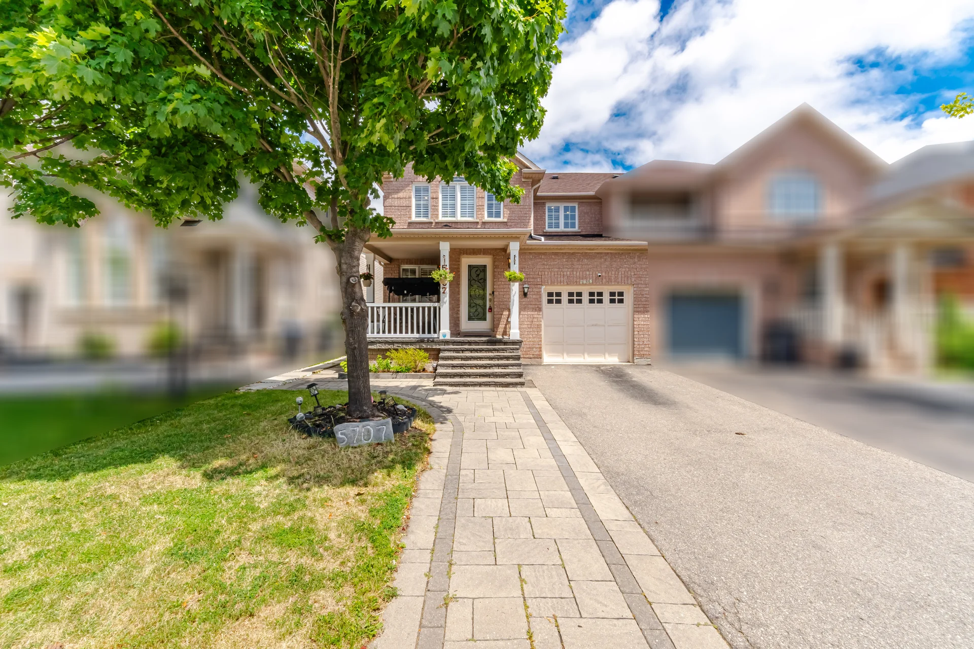 5707 Jenvic Grove, Mississauga - photo 2