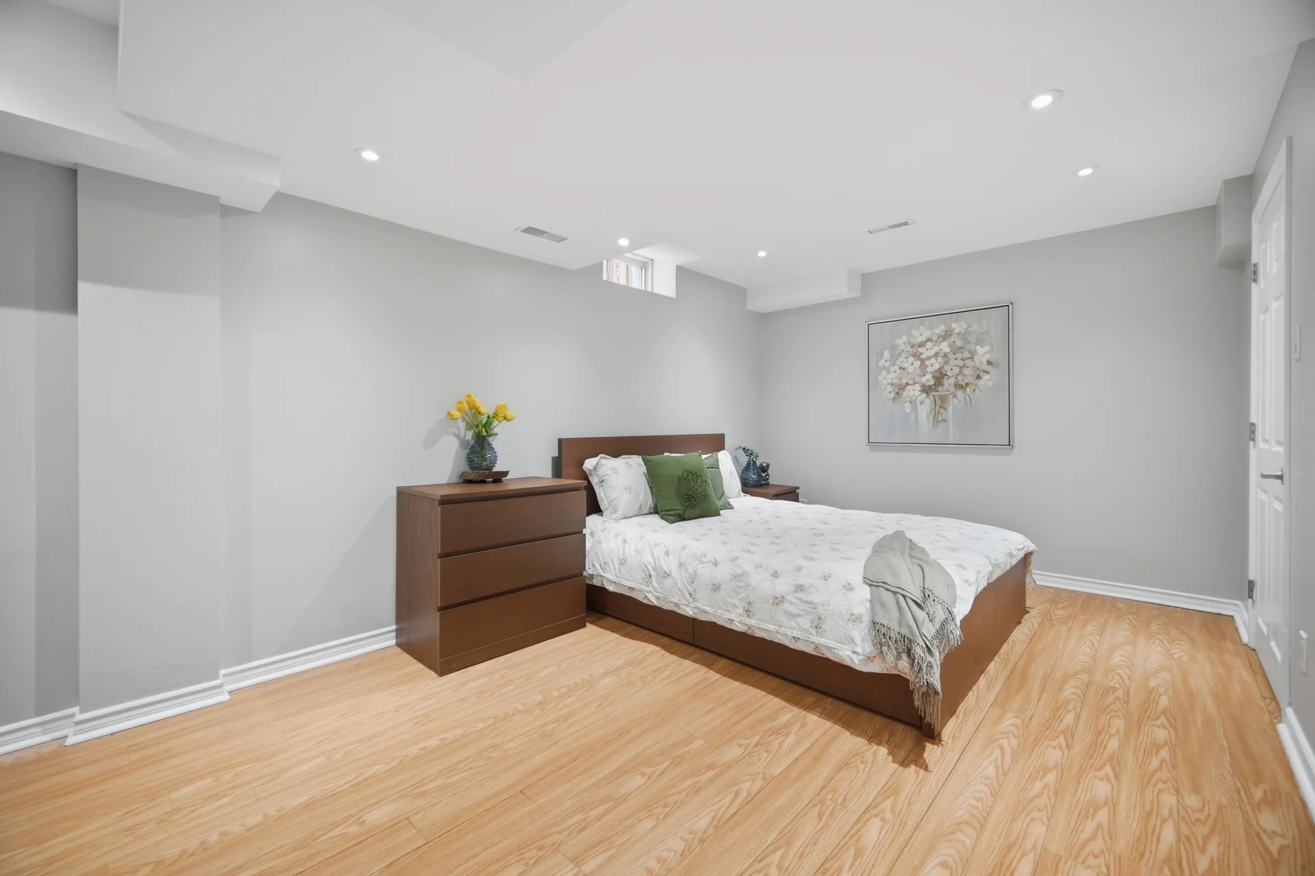 3652031