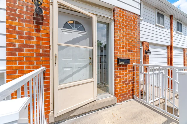 295 B Bluevale Street North, Waterloo - photo 4
