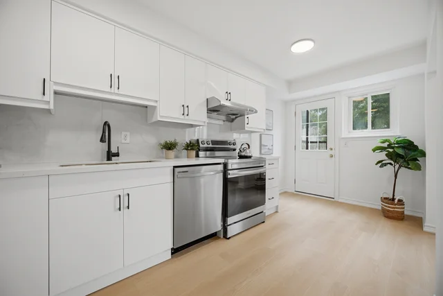 295 B Bluevale Street North, Waterloo - photo 17