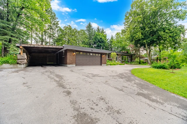 915 Governors Road, Hamilton - photo 2