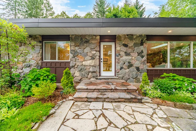 915 Governors Road, Hamilton - photo 4