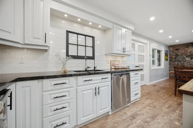 915 Governors Road, Hamilton - photo 17