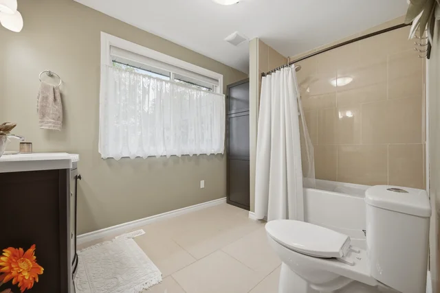 915 Governors Road, Hamilton - photo 23