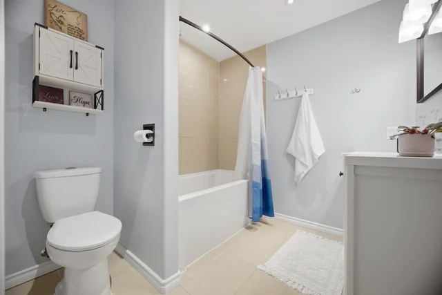 915 Governors Road, Hamilton - photo 28