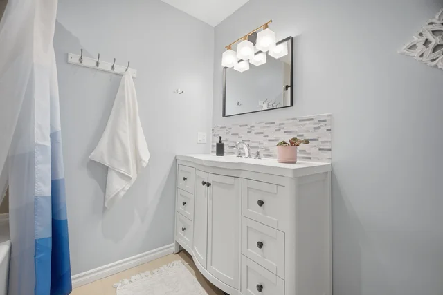 915 Governors Road, Hamilton - photo 29