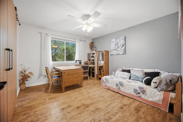 915 Governors Road, Hamilton - photo 32