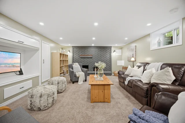 915 Governors Road, Hamilton - photo 37