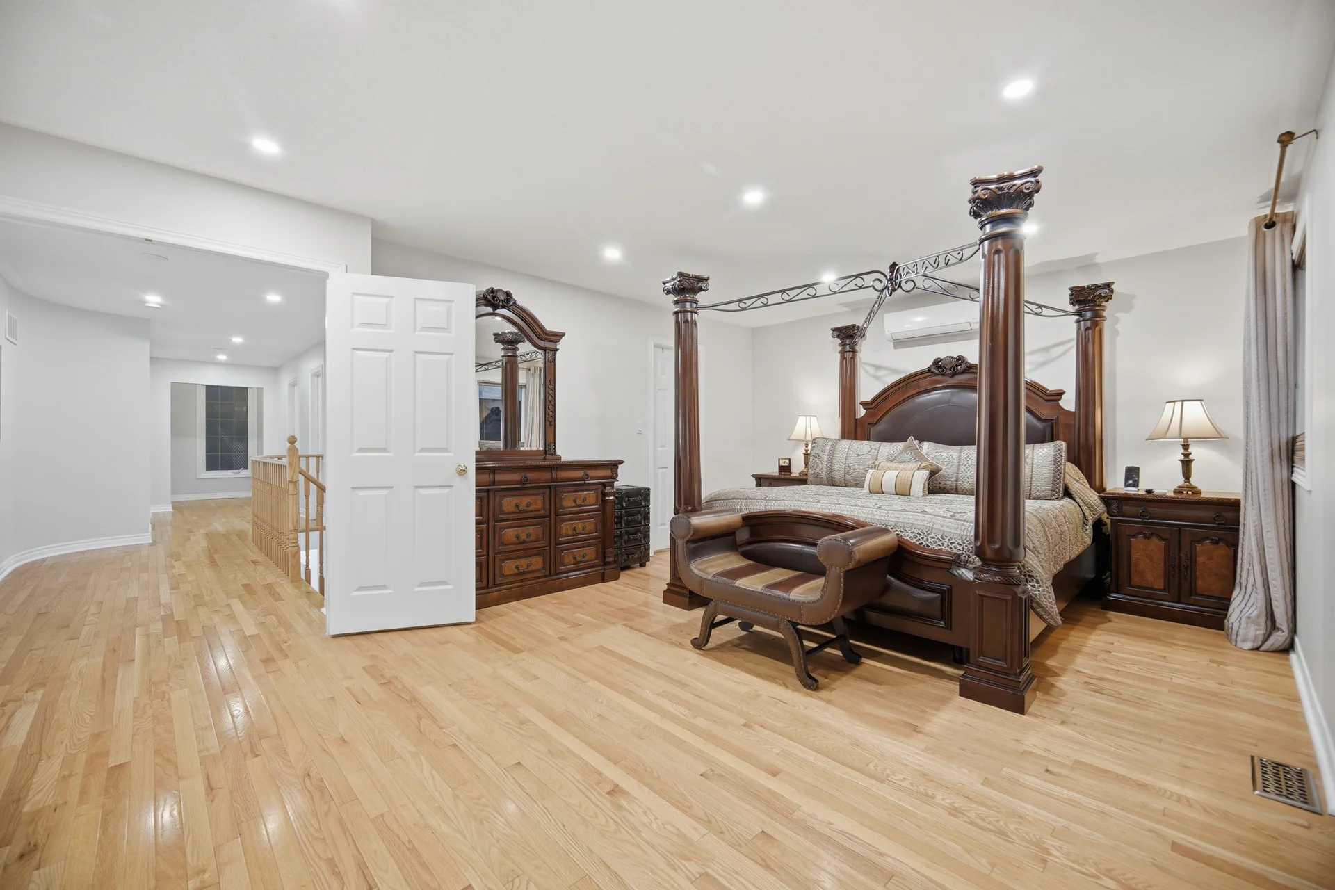 3656282