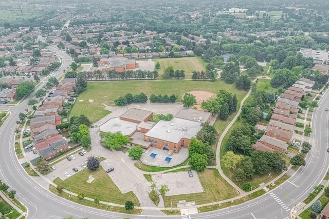 121 Bob O'Link Avenue, Vaughan - photo 60