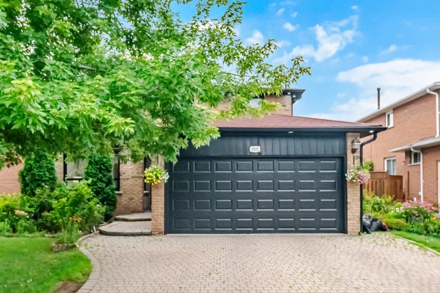 2542 Pollard Drive, Mississauga - photo 1