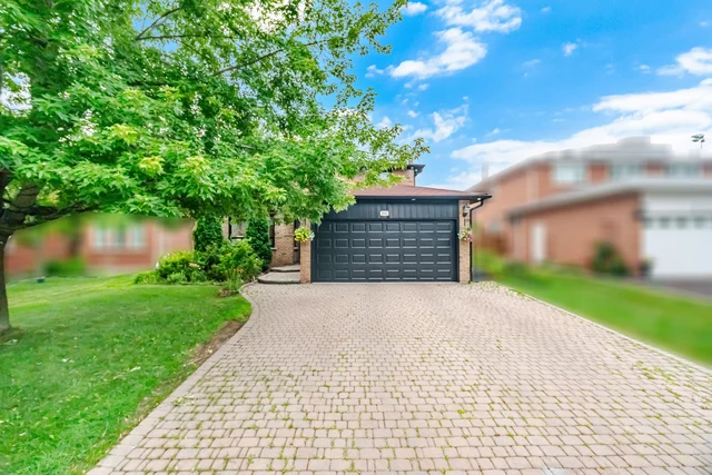2542 Pollard Drive, Mississauga - photo 2