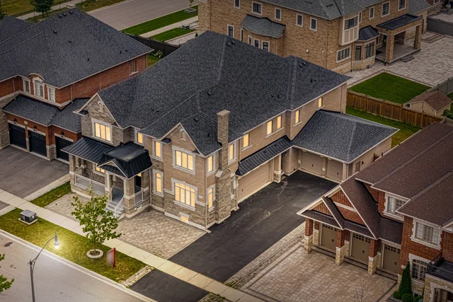 7 Balloon Crescent, Brampton - photo 1